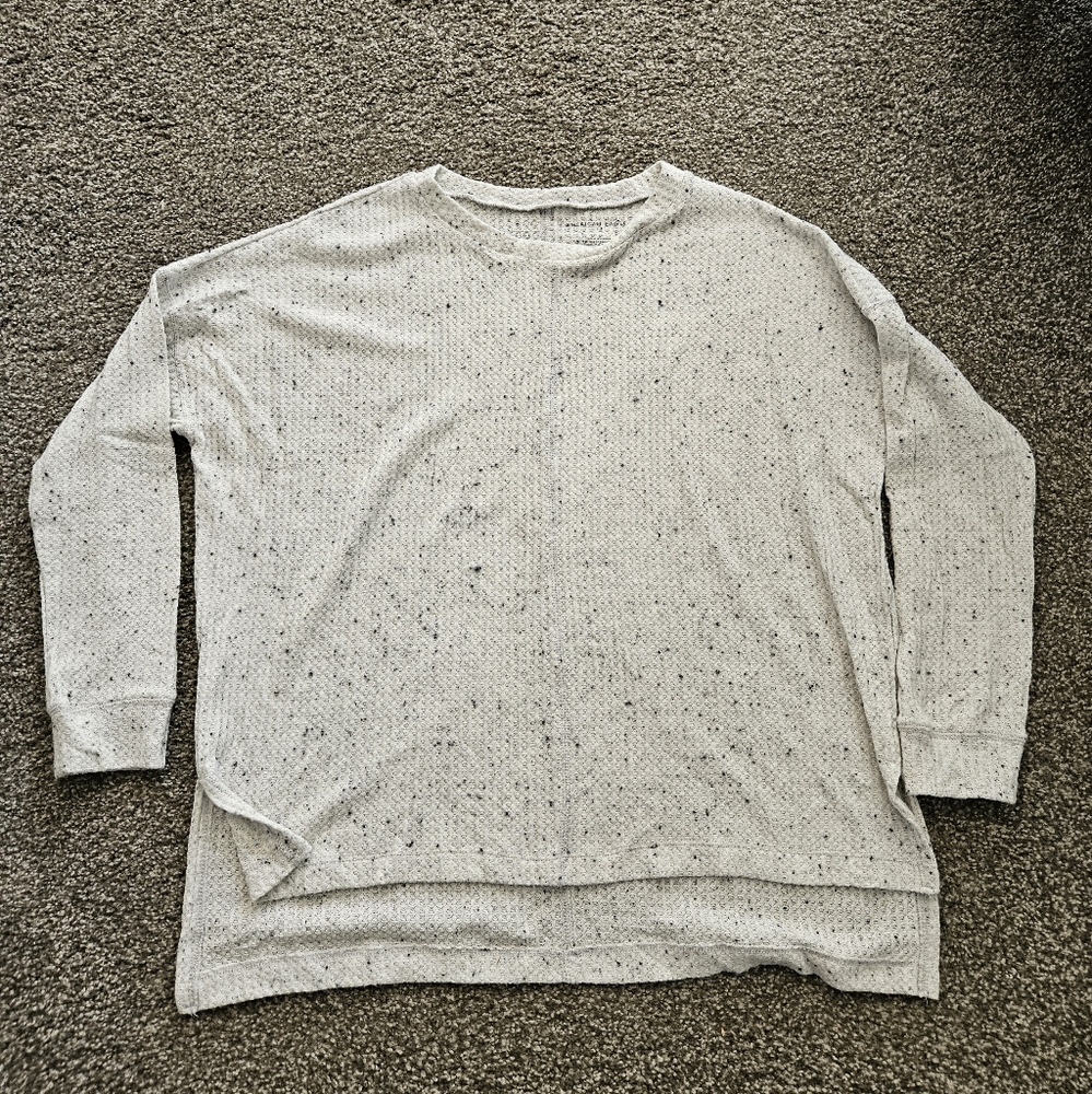 American Eagle light gray waffle long sleeve, small